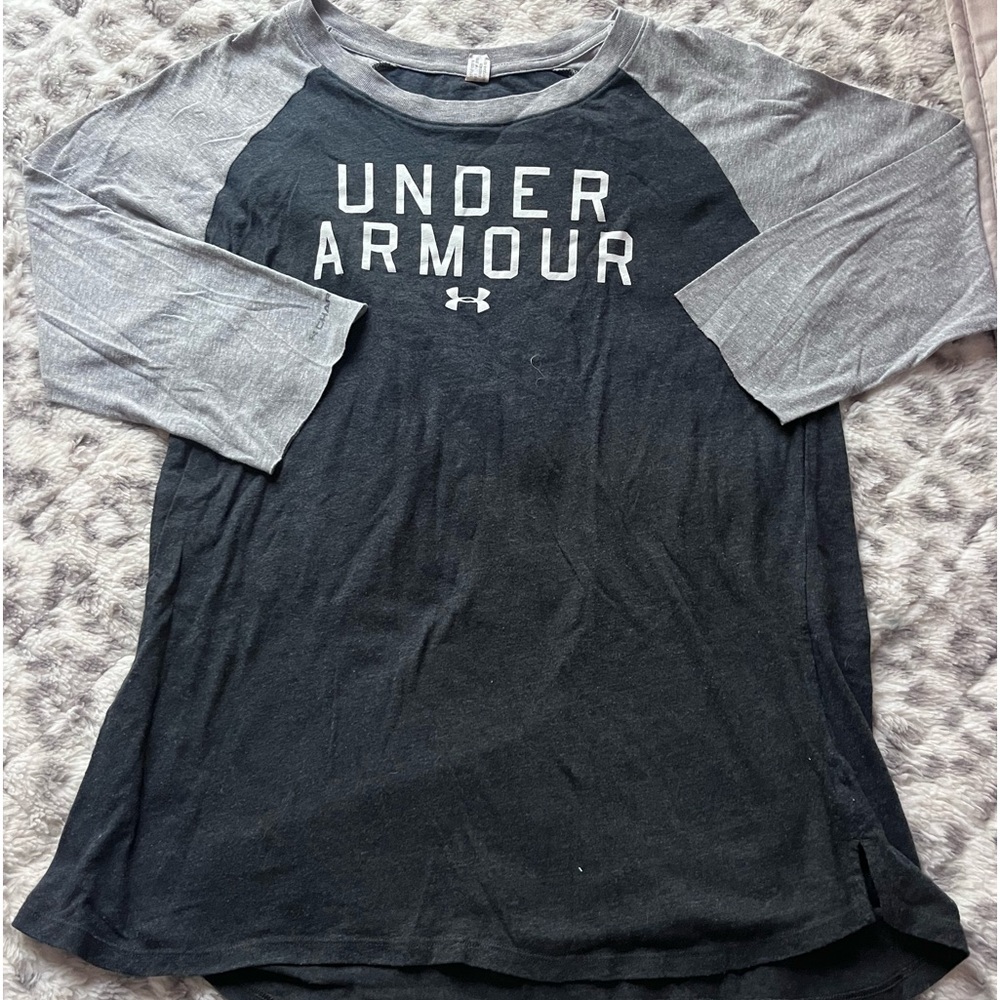 WOMEN’S UNDER ARMOUR TEE